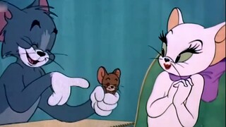 "Anh không muốn chứng minh rằng em là người duy nhất của anh sao"