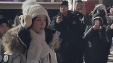Yang Zi's beautiful wife entered the Bosideng event! The baby is dressed warmly, relieved