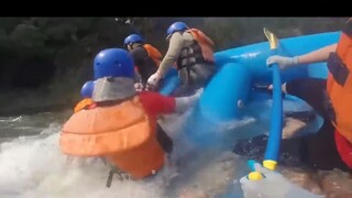 meme Vượt thác cực kì ngầu