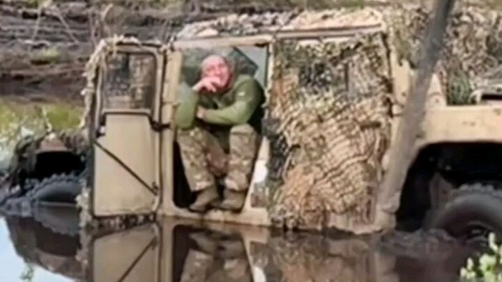 Ukrainian Army Vehicle stuck in the mud