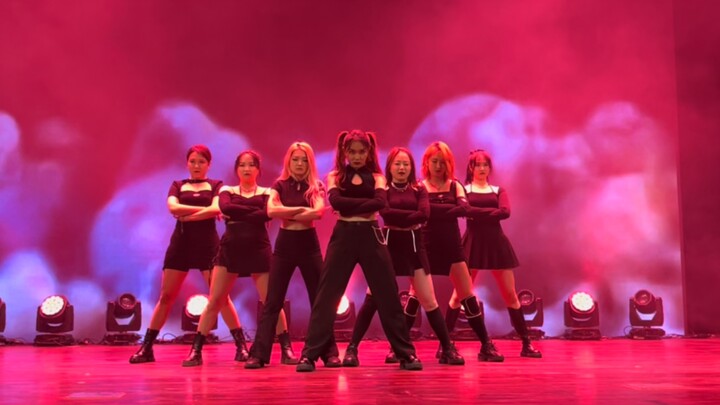 การเคลื่อนไหวบนเวทีอันทรงพลังของมหาวิทยาลัยเจ้อเจียง nmixx คัฟเวอร์แดนซ์ "OO" ใครบ้างจะมองไม่เห็นโดย