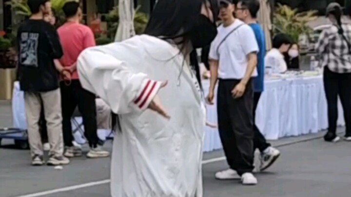Pertama kali saya berdansa dengan Maestro Seventeen