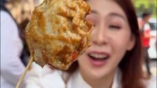 Siomay kekinian ini sih , pakai cabe cabe segala ukurannya besar lagi kayak bakso