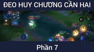 Đeo huy chương cân tất