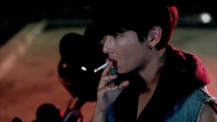 [notme] Gun Ye đẹp trai quá, Gun Ye hút thuốc luôn cực ngầu!