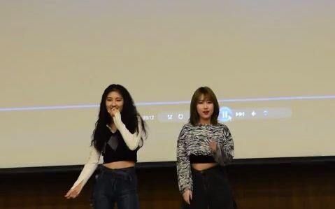 [Top Ten Campus Preliminary] MAMAMOO-Egotistic sings and dances with the microphone open - the old K