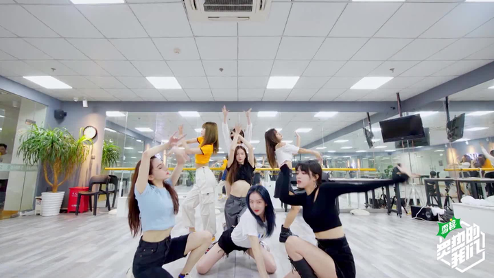 Dancing in the practice room for SNH48G's song