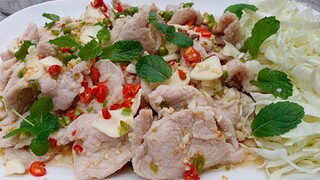 หมูมะนาว วิธีหมักหมูนุ่มๆ สูตรน้ำยำสุดแซ่บ Spicy Pork with Lime Salad