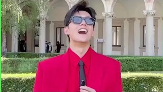 [Eng Sub] Yang Yang's Funny Wild Interview from the Valentino Show - Milan Fashion Week😂❤️