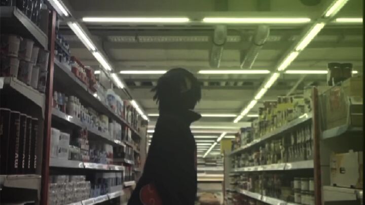 Sasuke ketika shopping