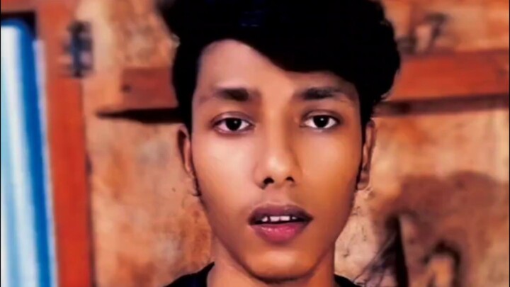 সকালে ঘুম থেকে উঠি দুপুরে