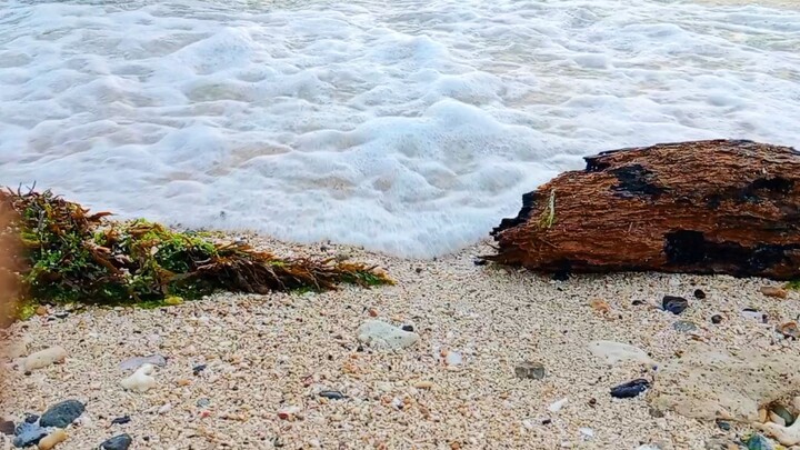 Island Living | Random Happy Faces on the Beach