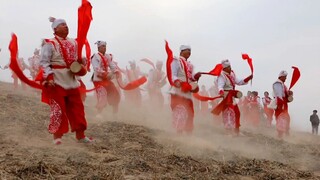 黄土地上的安塞腰鼓表演太震撼了