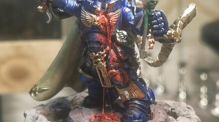 Warhammer 40k, Ultramarines, Heavy Armor Captain. Because it was broken, I made some small modificat