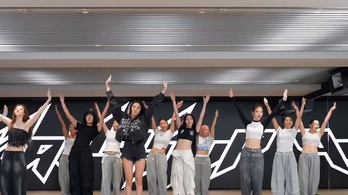 MEOVV - 'HANDS UP' DANCE PRACTICE VIDEO (Fix Cam ver.)