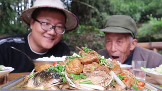 花鲢新吃法，搭配油豆腐才过瘾，鱼肉鲜嫩，好吃停不下来，太过瘾