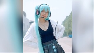 Cosplay Shorts : Hatsune Miku Cosplay at Comic Frontier (Comifuro) 15