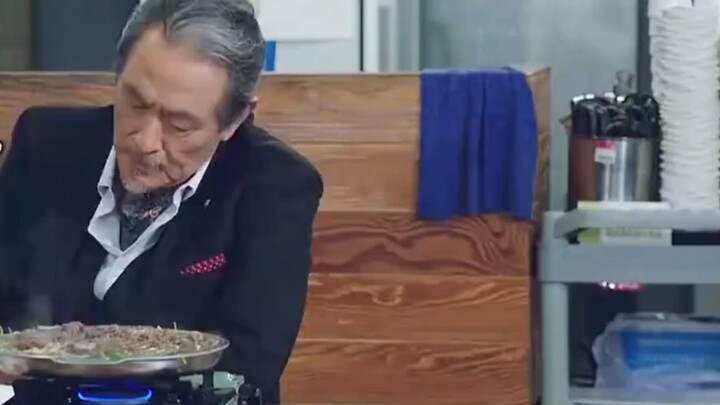 It turns out that old ginger is still spicy. This old man is so amazing.