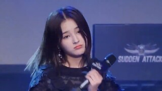 Tình yêu có giống trò chơi "xếp tượng" không? MOMOLAND - FREEZE: Nancy quay trực tiếp có phụ đề 1805