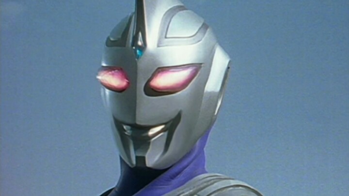 "This Ultraman can actually twist his mouth!!"