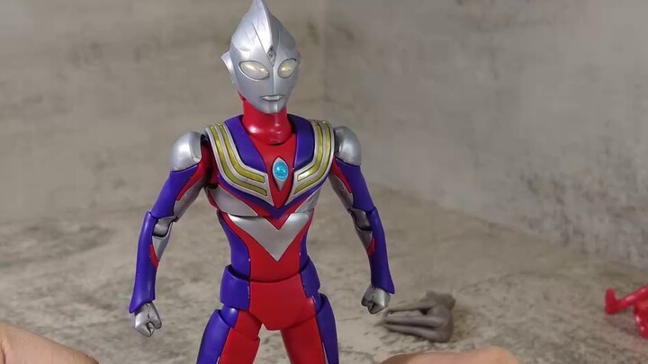 Zi Shu mengucapkan selamat tinggal singkat kepada semua orang! FRS Ultraman Tiga