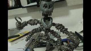 Figur buatan FNAF: TJOC membuat dan memainkan video kreasi buatan tangan dengan keceriaan