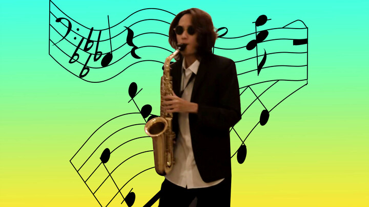 Người đàn ông thể hiện bản cover Saxophone của "Astronomia" cực hút