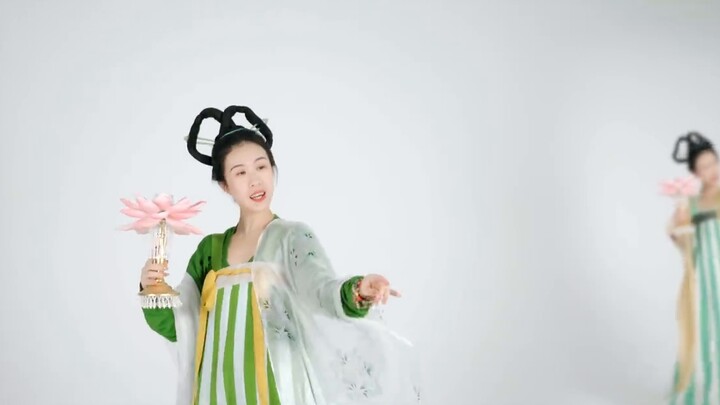 Who is the young jade woman from the early Tang Dynasty dancing in "Hibiscus Pond"? It's 2024 and sh