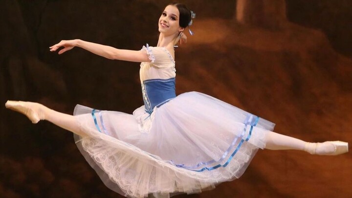 Ballet dancer Maria Khoreva has officially joined Bilibili!