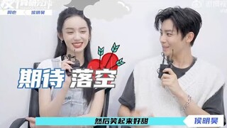 Zhou Ye's expression suggests that Hou Minghao may not be good at praising others