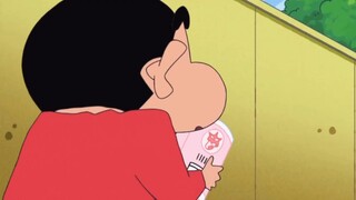 [Crayon Shin-chan] Shin-chan got the Ultraman toilet paper but still couldn't bear to use it in a cr