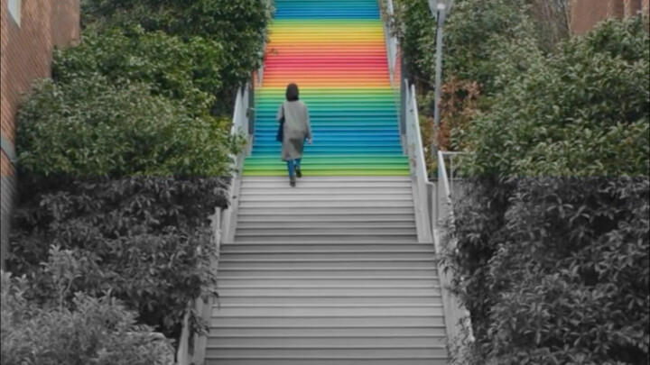 The most amazing lens! Turn around and leave, taking away the colors of the world