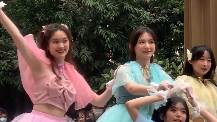 【药药】Ren Duorong's magic attack appeared in Guangzhou? Guangzhou sing-along road show Cosmic Girls' L