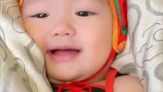 หญิงสาวข้ามเวลาไปเป็นทารก