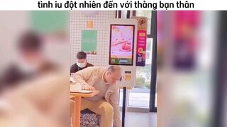 có con bạn thân quỷ sứ 😑