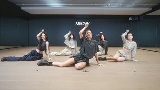 Lagu perdana MEOVV adalah MEOW practice room
