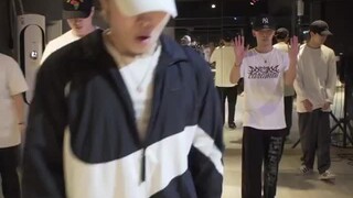 Ai nói rằng các vũ công POPPING không có chuyển động trên sàn? Bài giảng trực tiếp của Dokyun