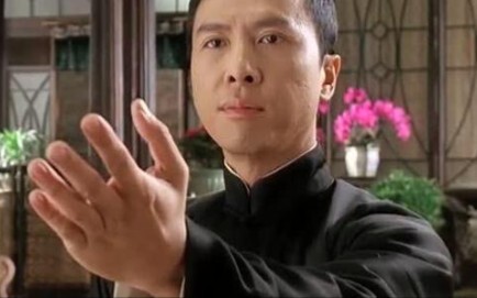 Who is the best at stepping on people in Foshan? Of course it’s Master Luo, could it be Ip Man?