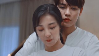 He suppressed all his emotions in his heart, but he couldn't hide his preference for her | The plain