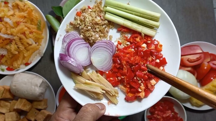 Không ngờ nui nấu Thái ai ăn cũng khen ngon.món mới.