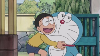 Nobita đi xuyên tường