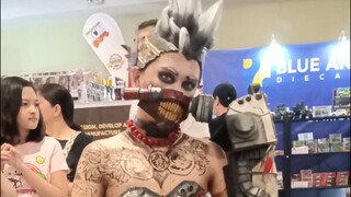 Here are some snippets from my previous year end cosplay, Saint Iron Moze from Borderlands 3. ❤️