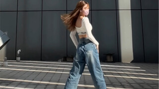 [HyunA—Lip&Hip] Hanya ingin menari! Jadilah cerah dan seksi!