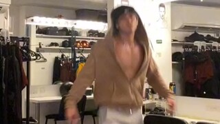 Matt dari Magic Mike menari di ruang ganti, masih terlihat bagus