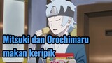 Mitsuki dan Orochimaru makan keripik