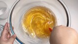 Gunakan masker tangan emas 24k dan faktor penyerapan air untuk menciptakan tekstur kentang tumbuk!