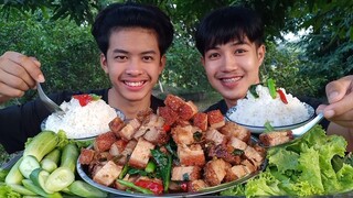 ข้าวกระเพราหมูกรอบคะน้า หมูชิ้นใหญ่ๆคะน้ากรอบๆ มากินข้าวด้วยกันนะครับ