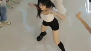 Wanita dari sudut pandang Tuhan ada di sini~ Suining FZ random dance