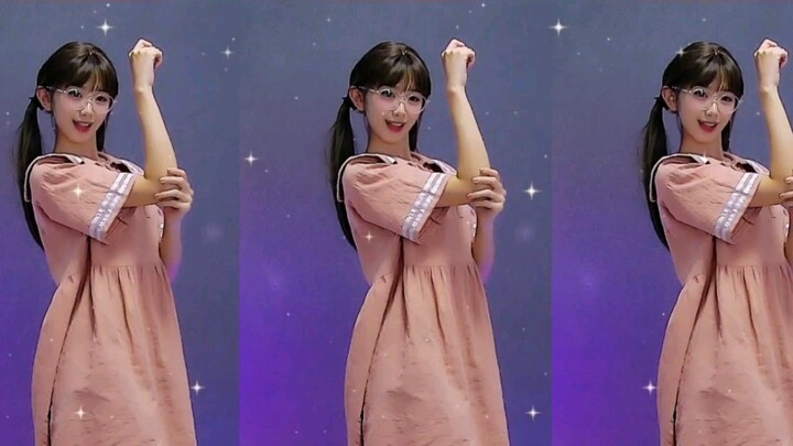 [Shasha] Gadis berkacamata sedang jatuh cinta dan menari mengikuti lagu I like you