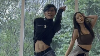 Anh chàng người Philippines có cơ bụng tuyệt đẹp~ Nhân tiện, màu da của tôi đã hòa nhập hoàn toàn và